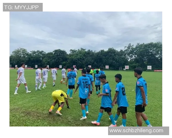 金马大马校区足球明星闪耀校园赛场展现青春活力与团队精神